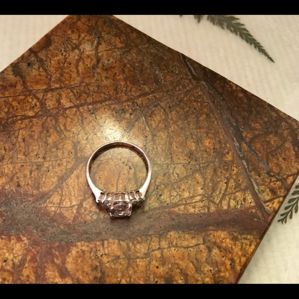 Sterling oval statement ring - Picture 3 of 5